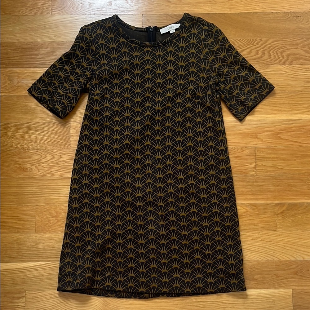 Business casual Navy (near black) and Gold Patterned Dress